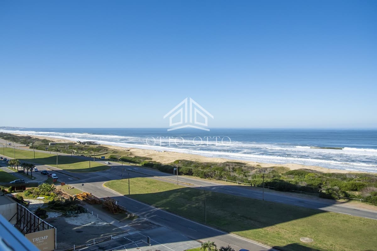 Departamento en Torre Lobos en venta, unidad de 3 dormitorios con vista al mar, Punta del Este