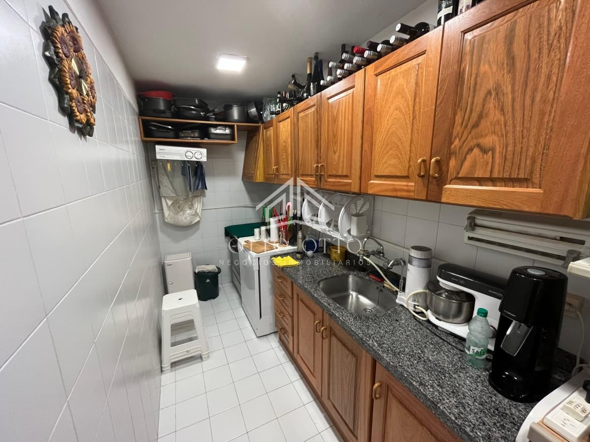 Oportunidad. Vende apartamento de 2 dormitorios con amplia planta en Punta del Este