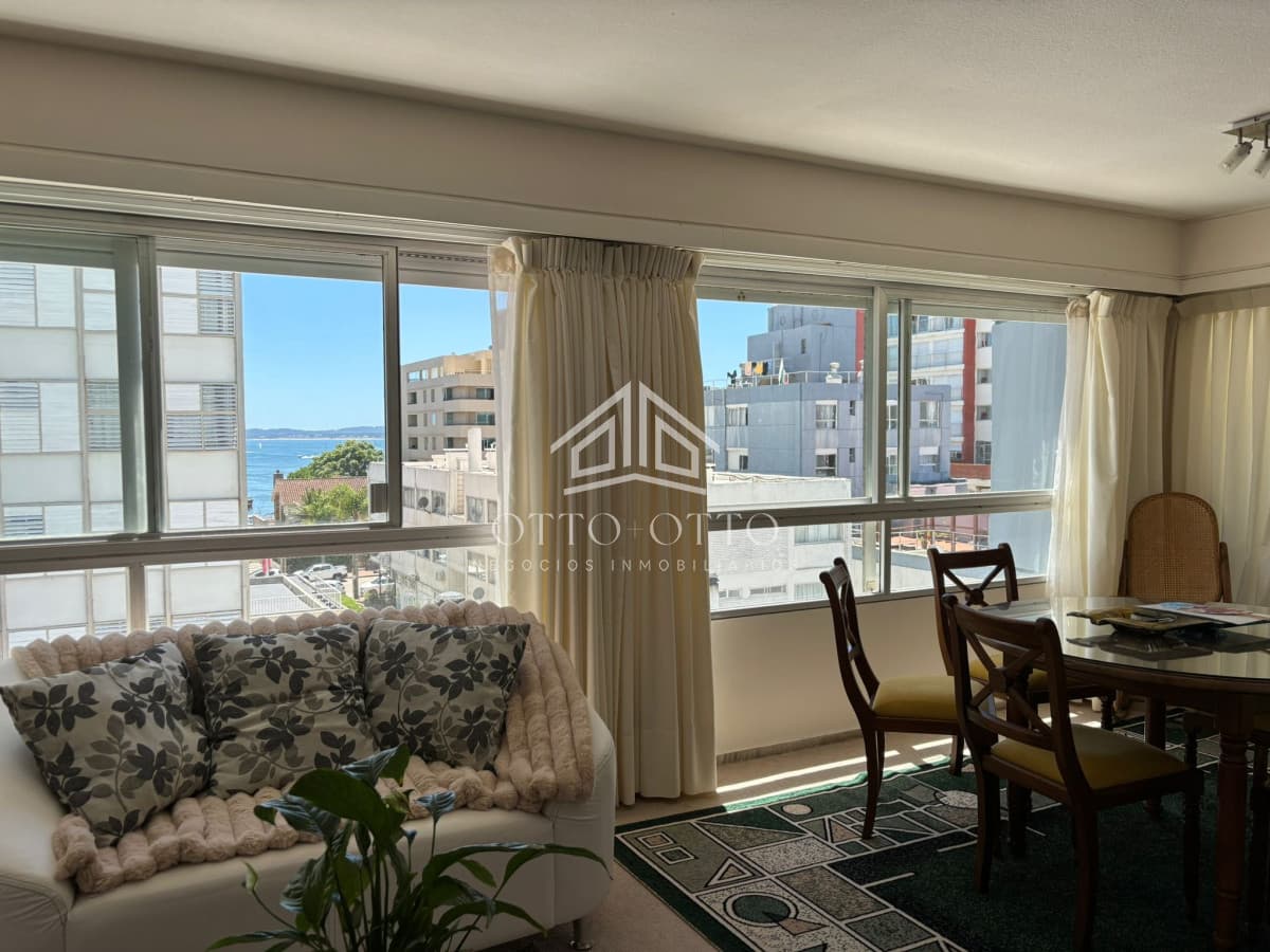 Oportunidad en la Península! Apartamento de 2 dormitorios