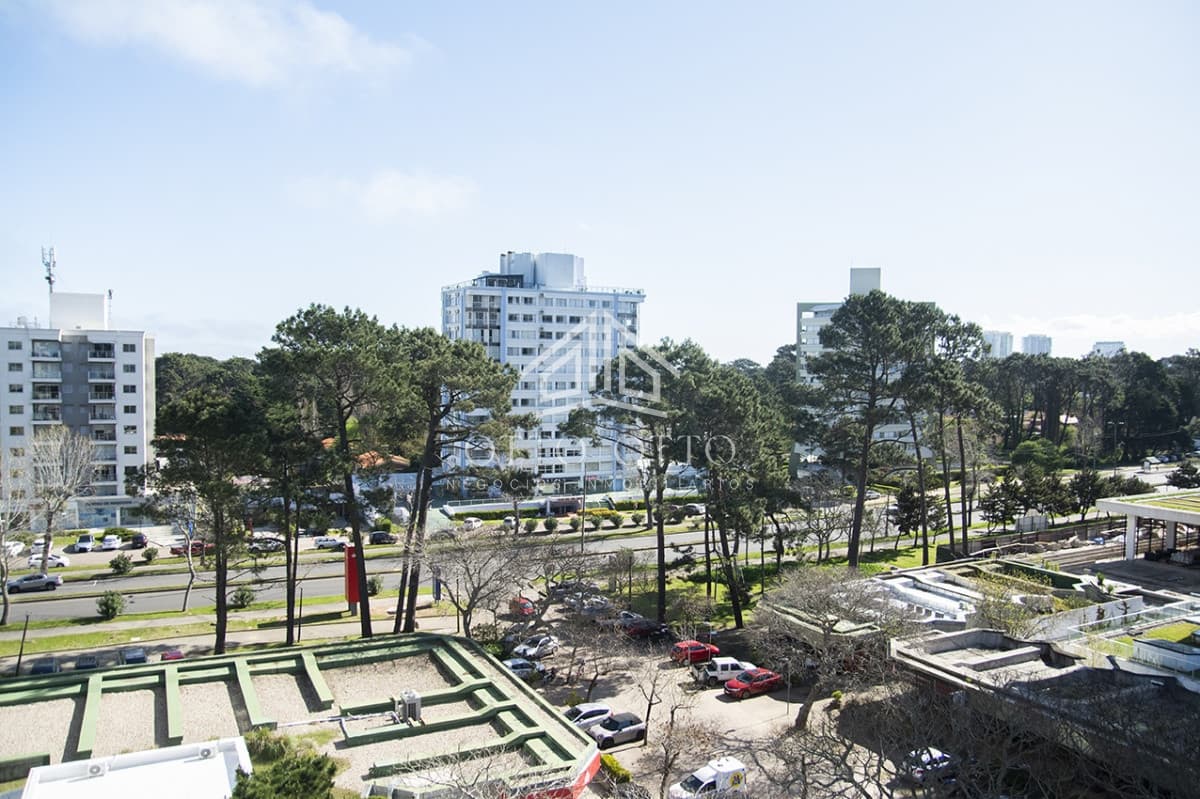 Departamento en venta de 3 dormitorios en Roosevelt Center, Punta del este