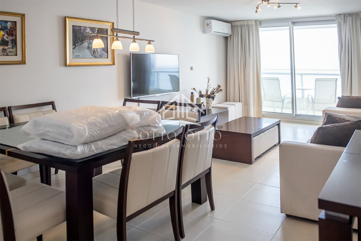 Apartamento de 2 dormitorios en Venta en Playa Mansa , Punta del este