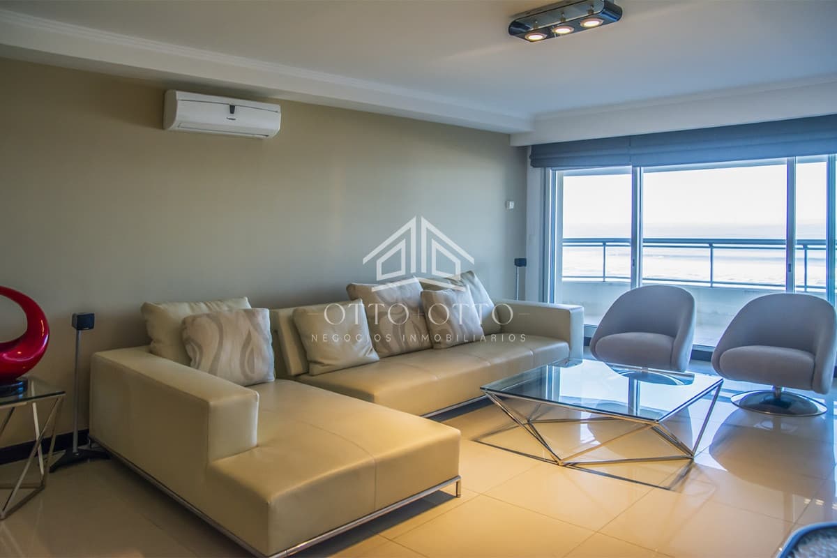 Departamento en Torre Lobos en venta, unidad de 3 dormitorios con vista al mar, Punta del Este