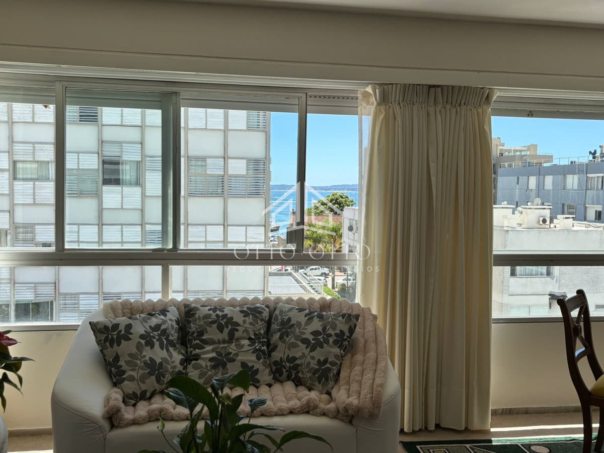 Oportunidad en la Península! Apartamento de 2 dormitorios