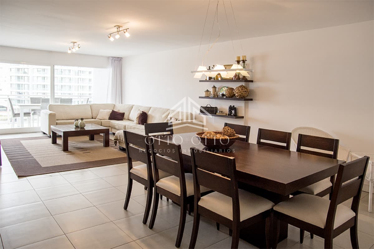 Departamento en venta y alquiler de 3 dormitorios en Playa Brava , Punta del este