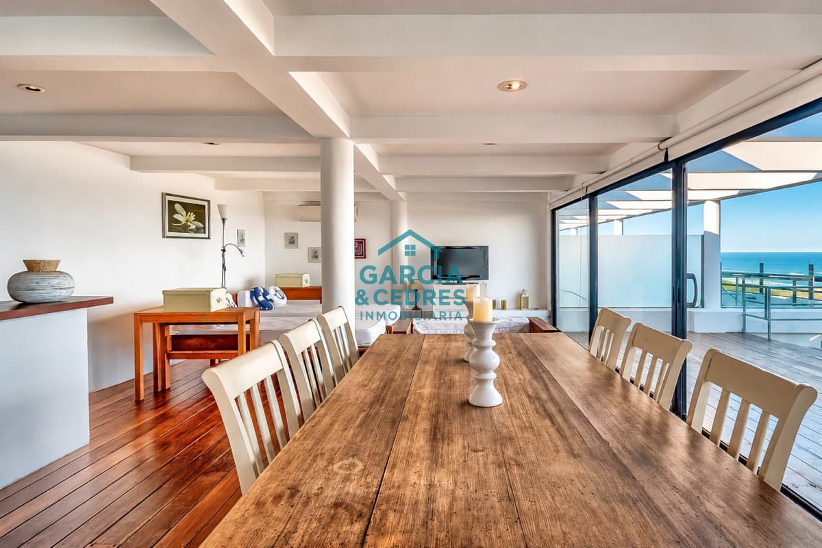 Hermoso penthouse con una ubicación privilegiada de la brava