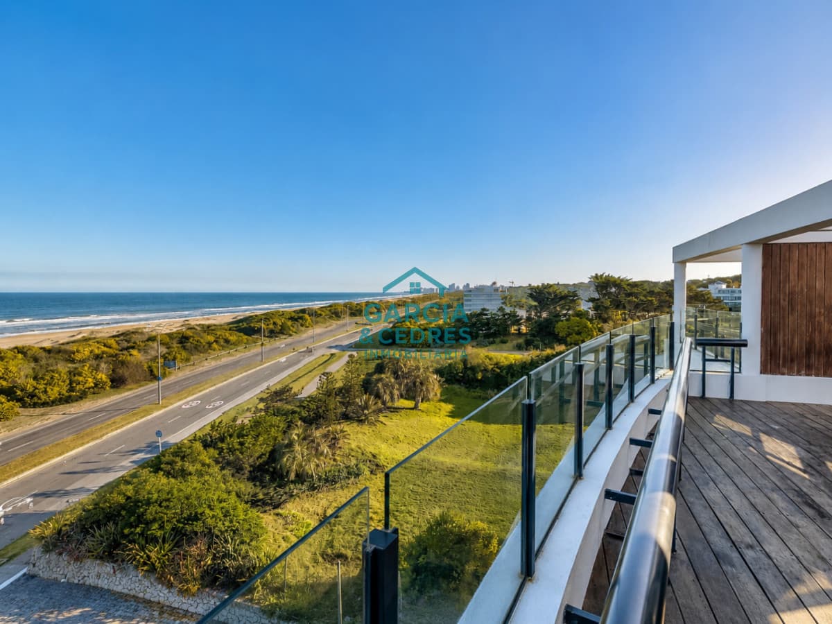 Hermoso penthouse con una ubicación privilegiada de la brava