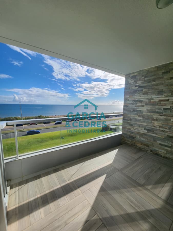 Exclusivo apartamento en primera linea de la mansa, con vistas privilegiadas y una excelente orientación