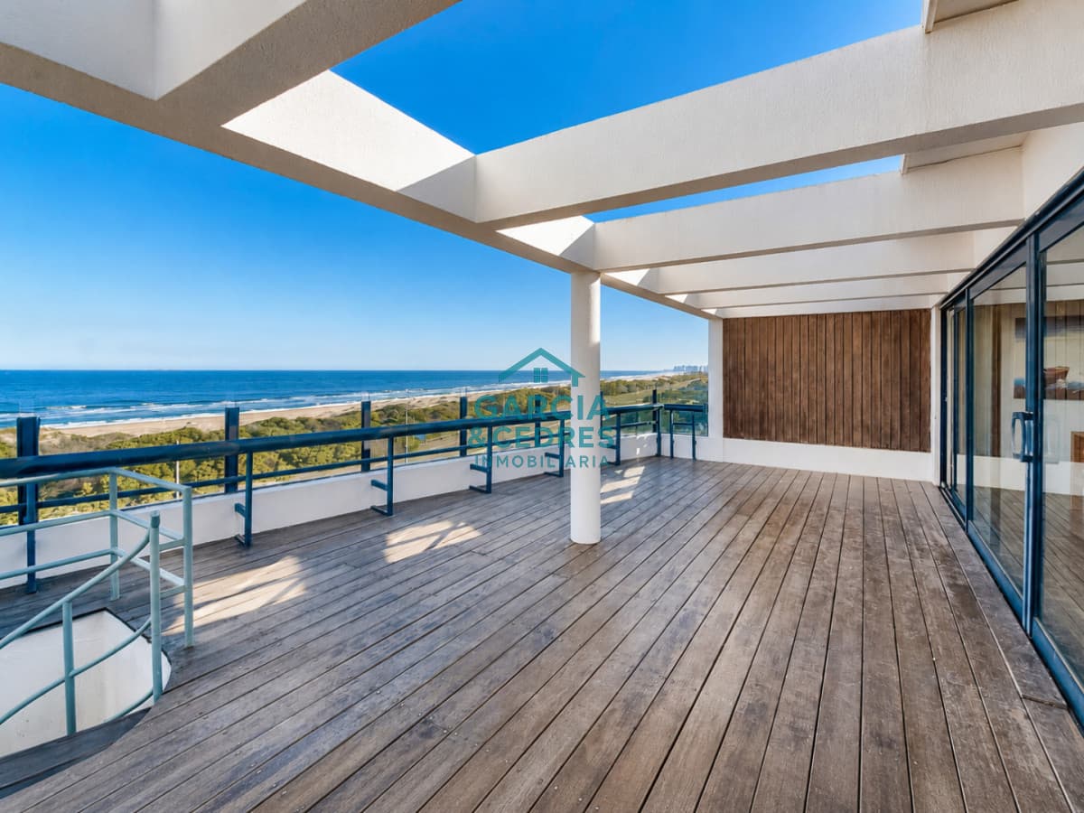 Hermoso penthouse con una ubicación privilegiada de la brava
