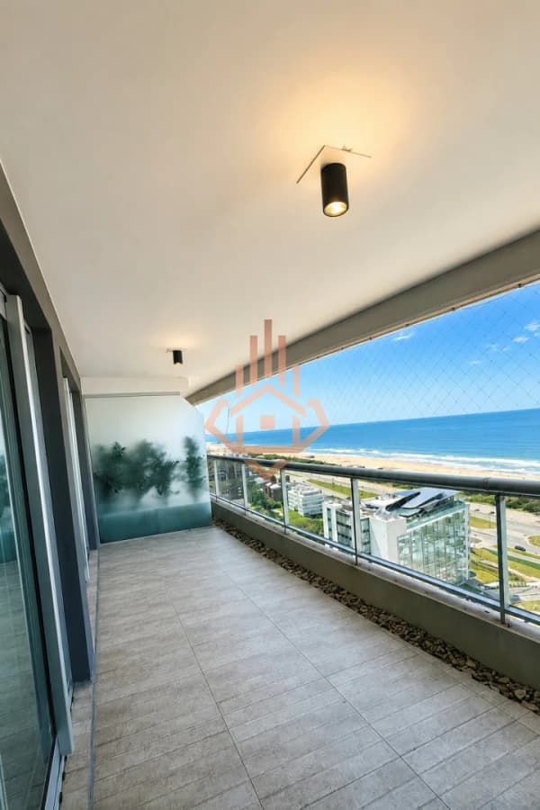 Vende hermoso depto de 2 dormitorios en Look Brava, Punta del Este