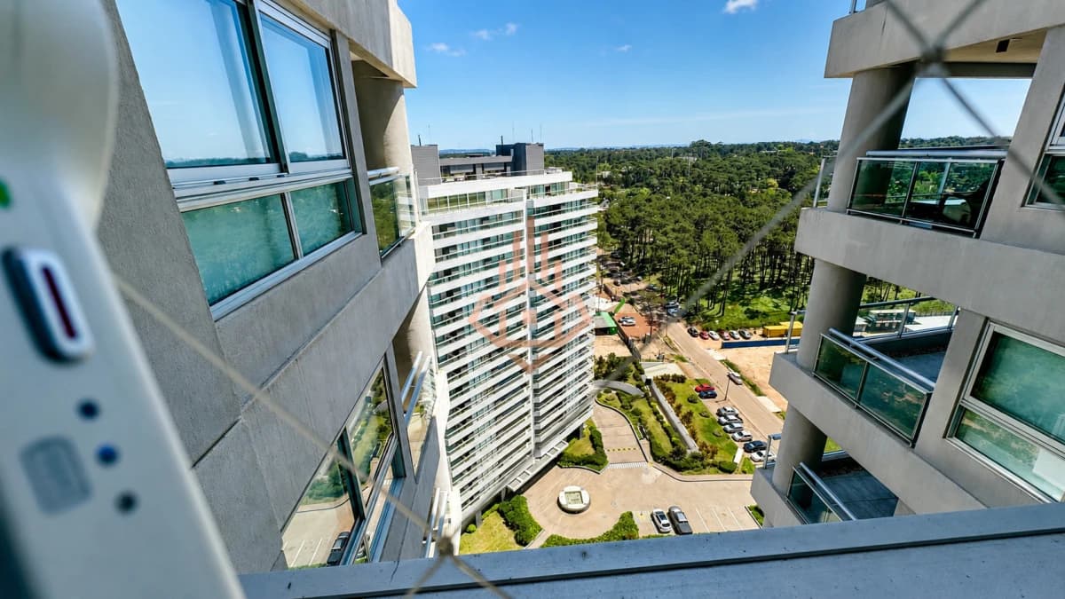 Vende hermoso depto de 2 dormitorios en Look Brava, Punta del Este