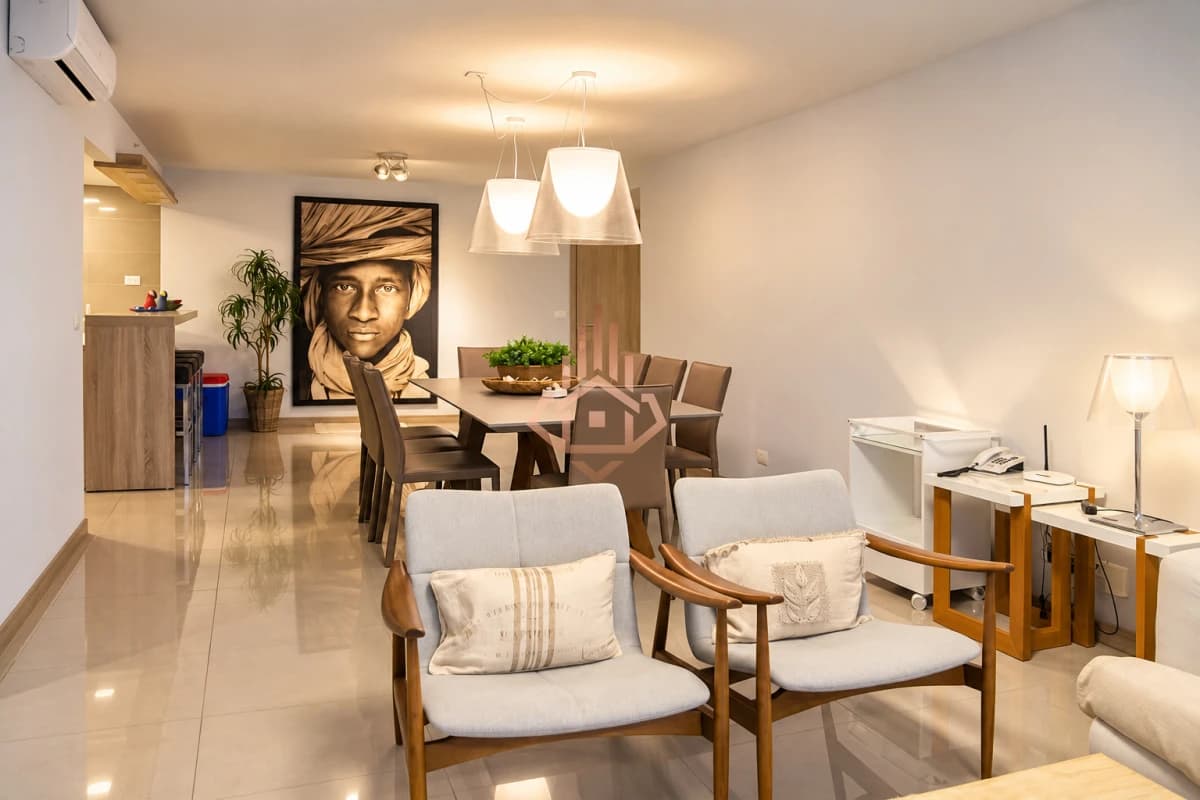 En venta apartamento de 3 dormitorios en Punta del Este, a solo metros del mar