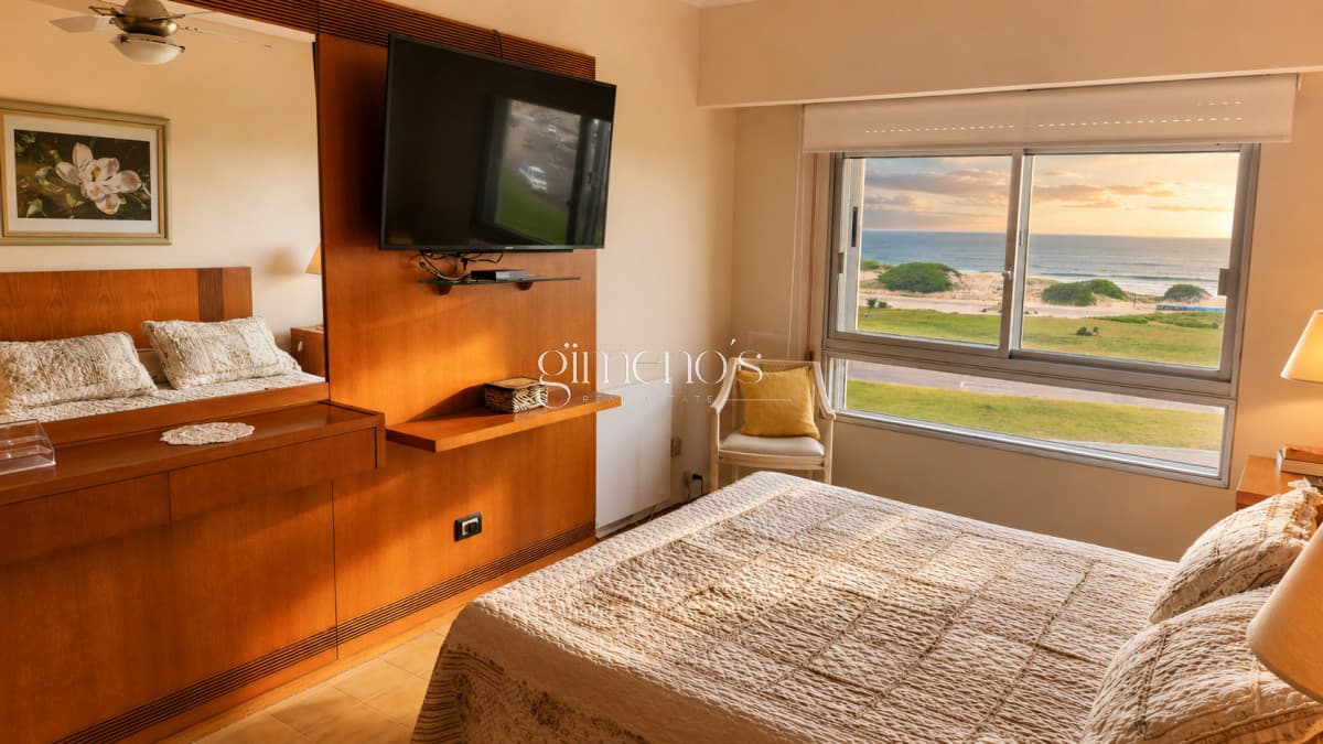 Venta de Apartamento de 2 dormitorios en Punta del Este - Playa Brava