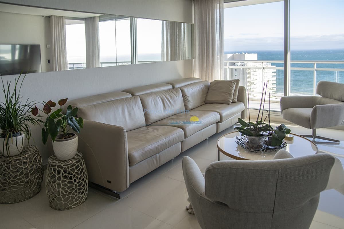 Oportunidad en playa mansa, finamente decorado. Sunrise Tower - Inmobiliaria Playa del Este