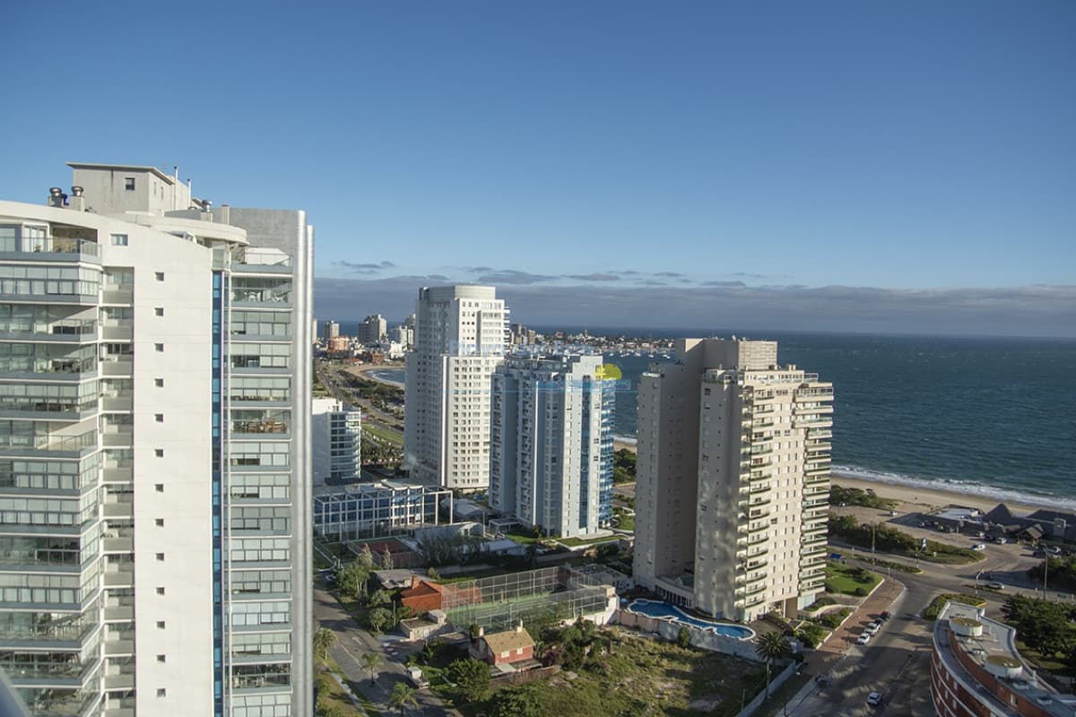 Oportunidad en playa mansa, finamente decorado. Sunrise Tower - Inmobiliaria Playa del Este