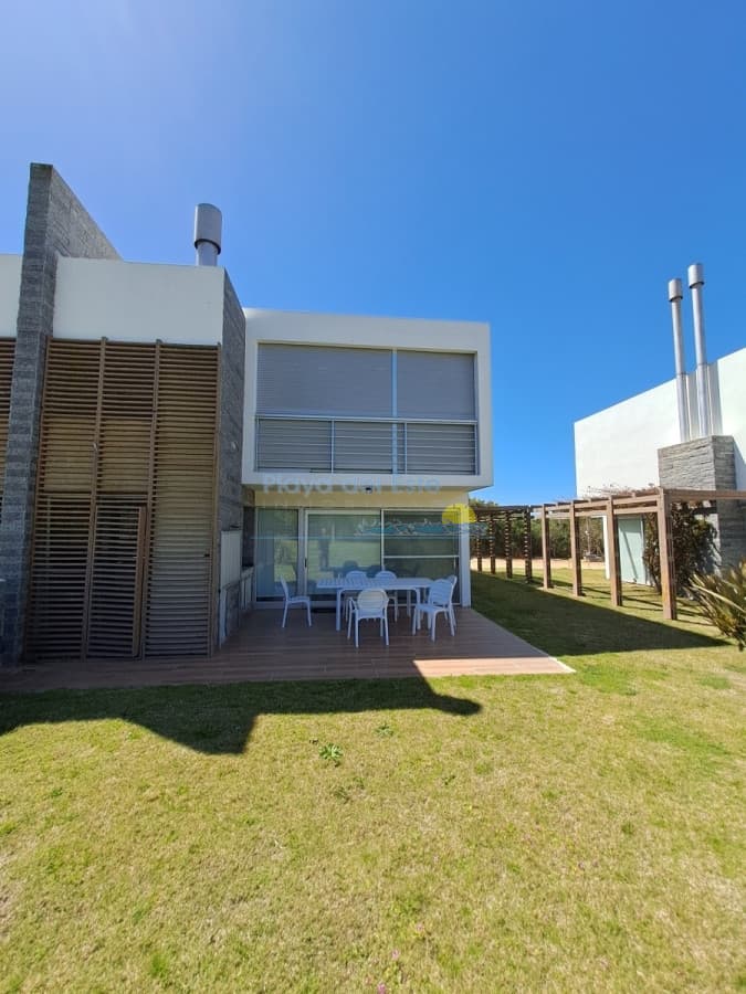 Casa en Alquiler de Verano en complejo con amenities Rincon del Indio - Inmobiliaria Playa del Este