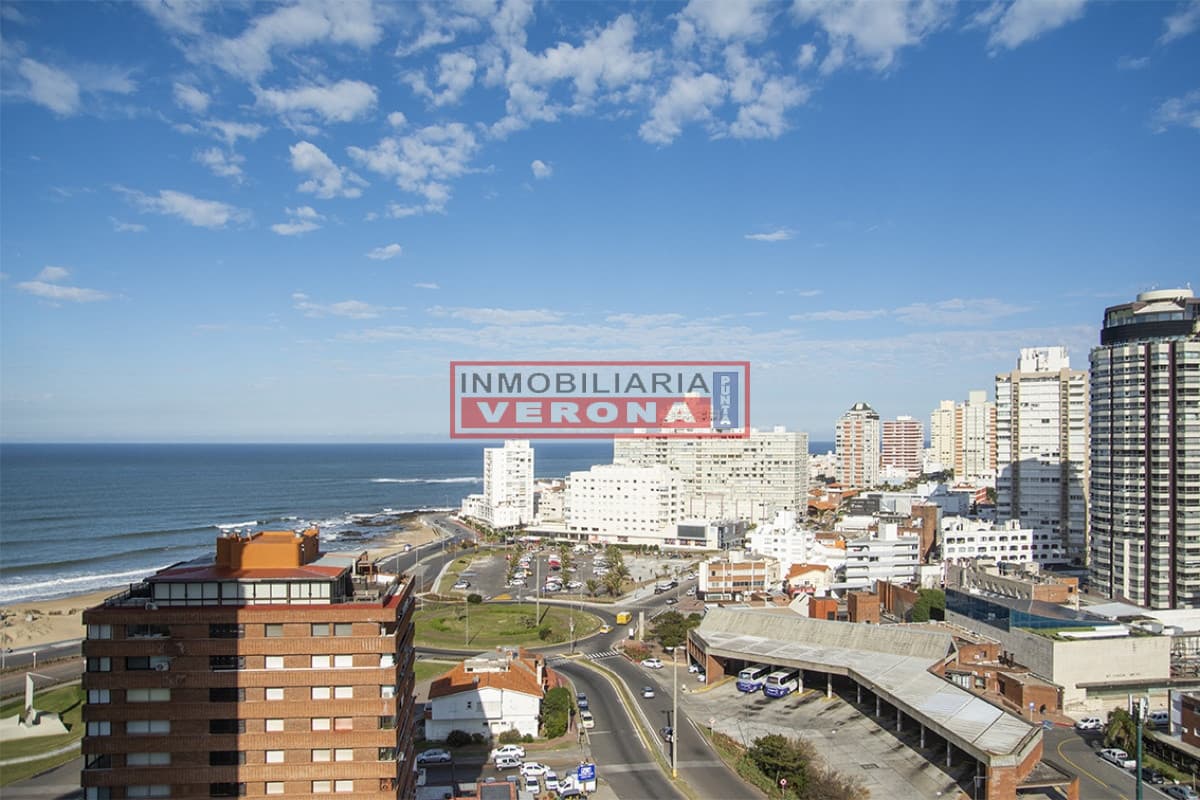 Imperiale piso alto de 2 dormitorios en Punta del Este - Inmobiliaria Verona Punta