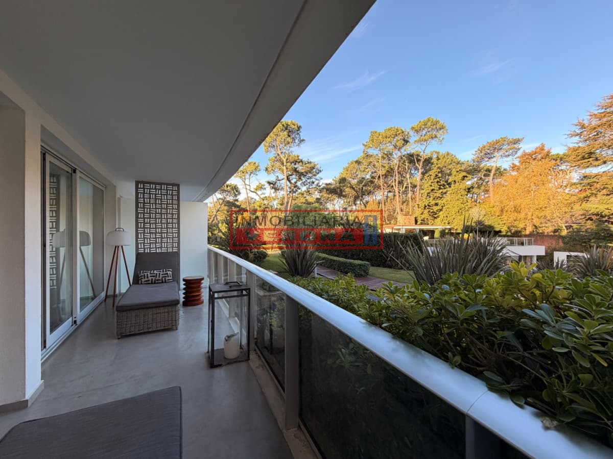 Departamento de 1 dormitorio en Playa Mansa, Punta del este - Inmobiliaria Verona Punta