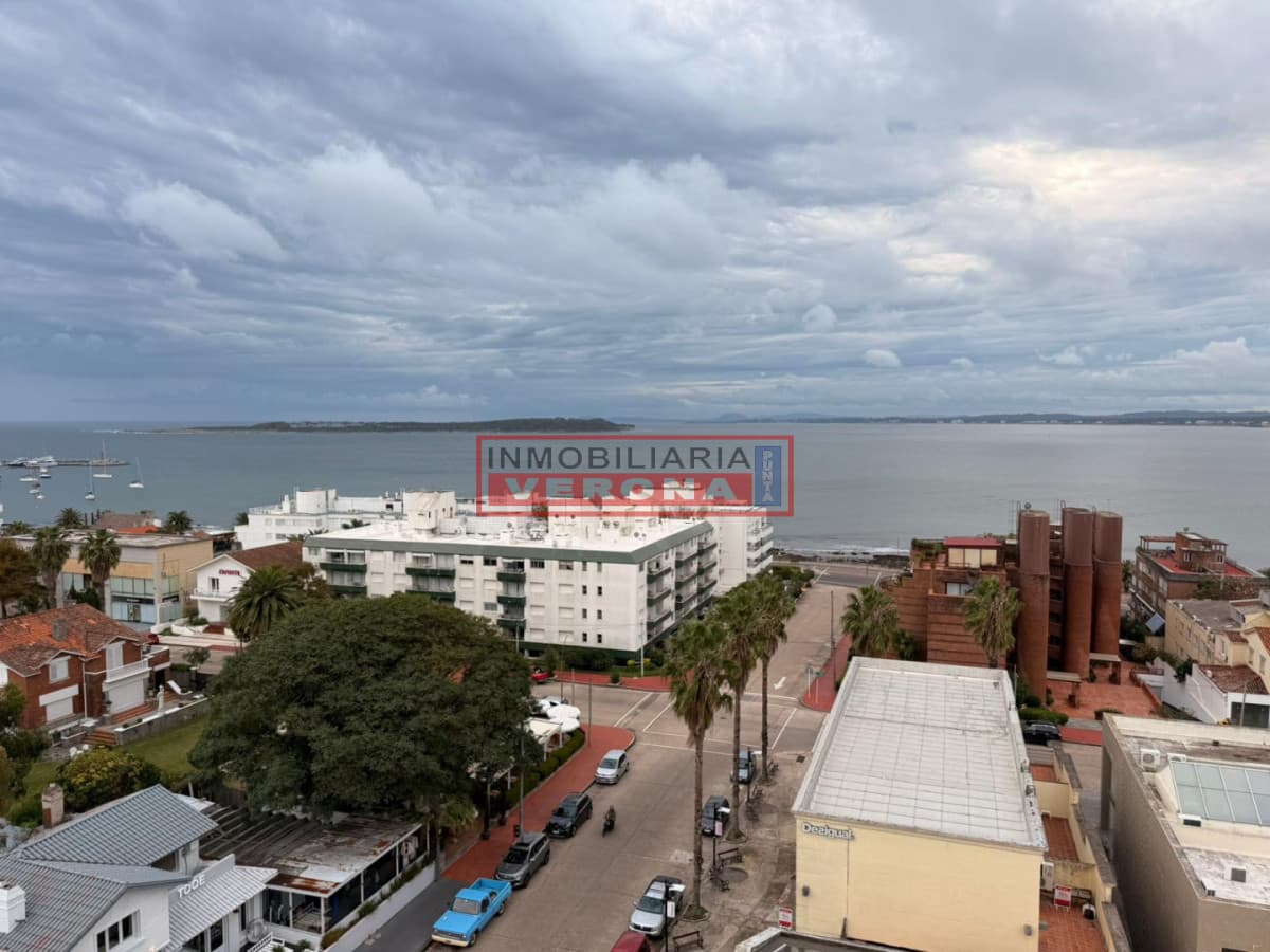 Apartamento en Península con vistas hacia la bahia Punta del este - Inmobiliaria Verona Punta
