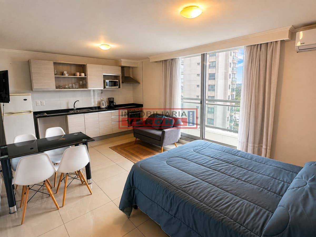 Vende apartamento en place lafayette, Punta Del Este - Inmobiliaria Verona Punta