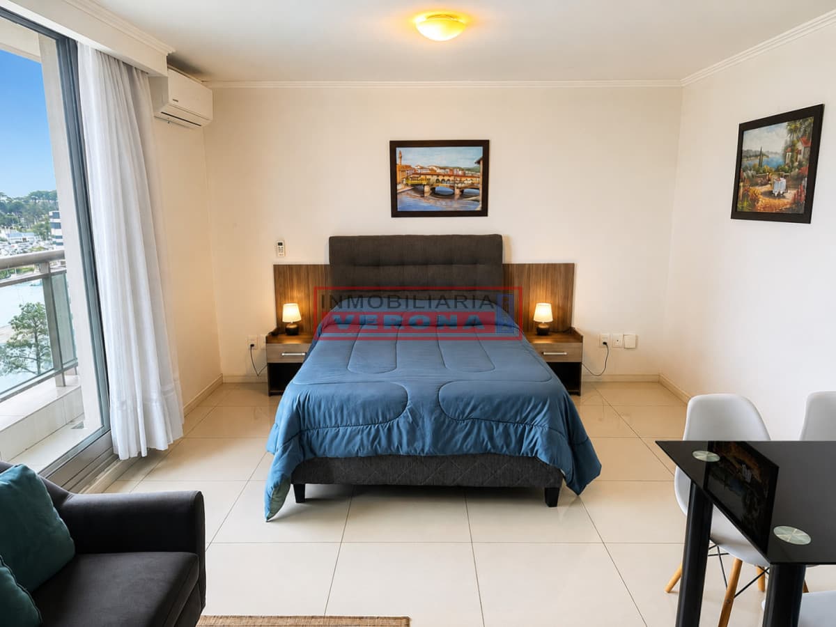 Vende apartamento en place lafayette, Punta Del Este - Inmobiliaria Verona Punta