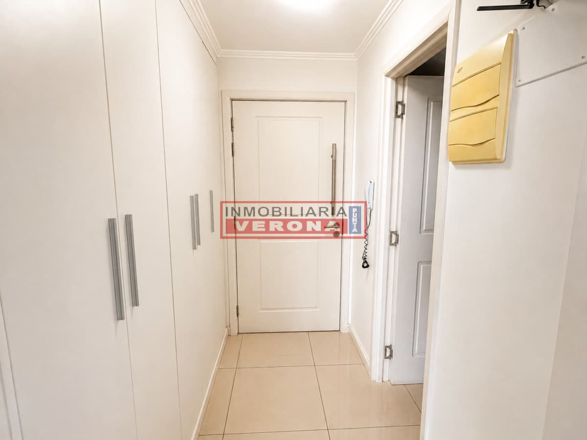 Vende apartamento en place lafayette, Punta Del Este - Inmobiliaria Verona Punta