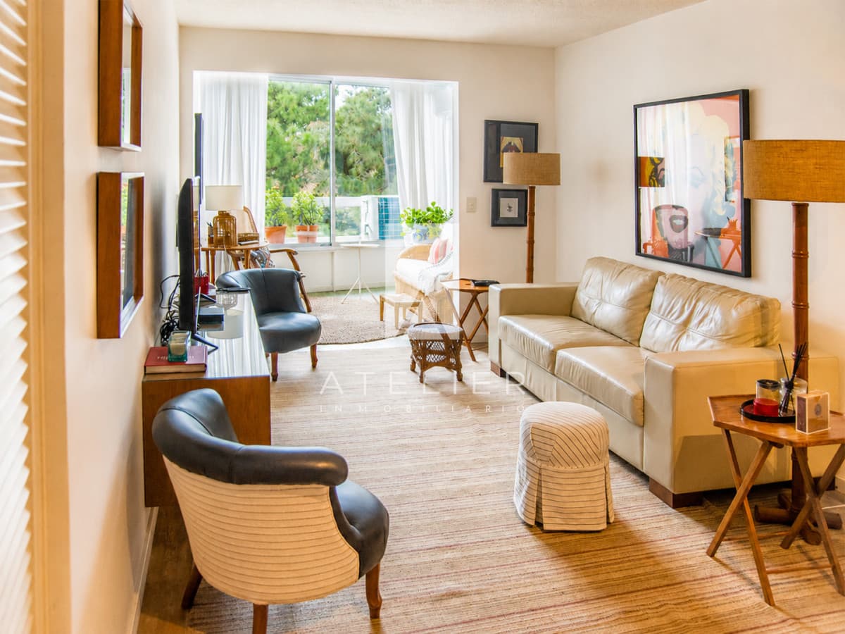 Apartamento de 2 dormitorios a pasos de Punta Shopping