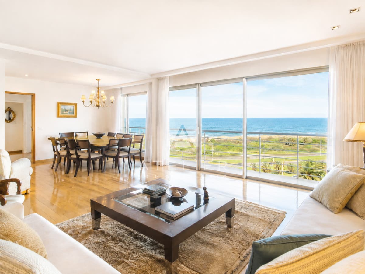 Expectacular apartamento en venta frente al mar, Playa Brava, 4 dormitorios