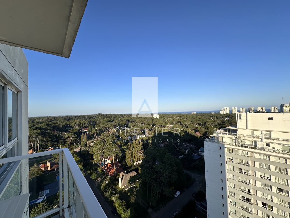 Vende apartamento unificado en Torre Yoo, Punta del Este