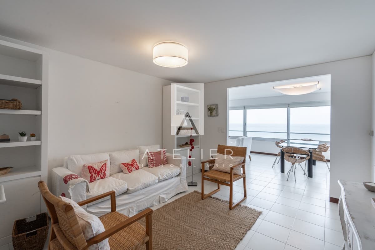 Apartamento en Venta de 3 dormitorios Frente al Mar en Playa Brava, Punta del Este