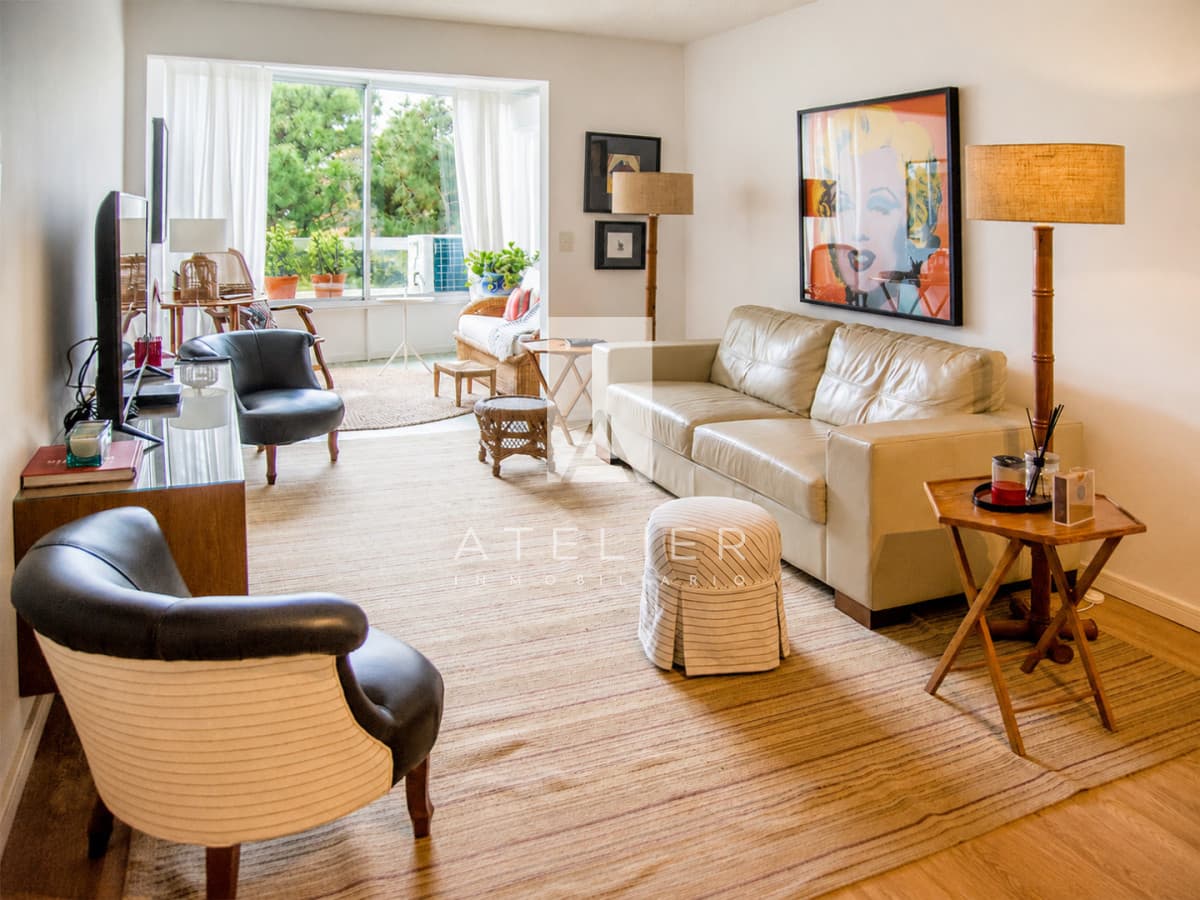 Apartamento de 2 dormitorios a pasos de Punta Shopping