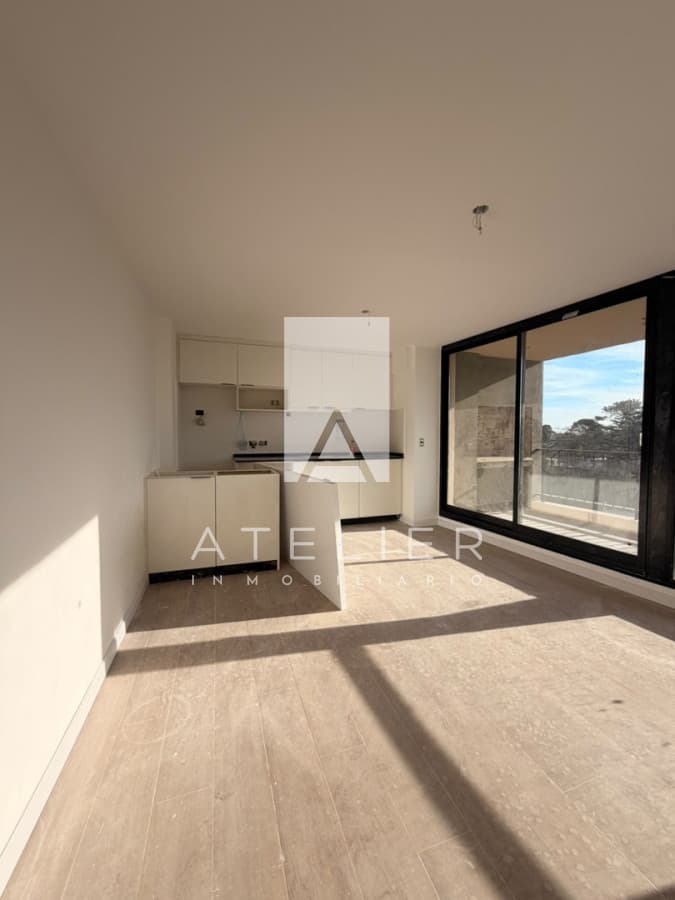 VENDE Departamento de 1 DORMITORIO CON PARRILLERO, Roosevelt, Punta del Este