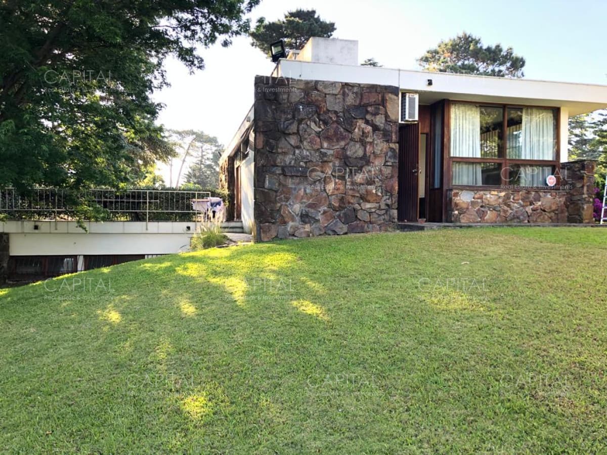 EXCELENTE OPORTUNIDAD PARA DESARROLLO INMOBILIARIO, PLAYA MANSA, PUNTA DEL ESTE.
