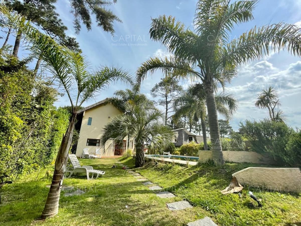 Casa en Pinares con piscina y buena barbacoa