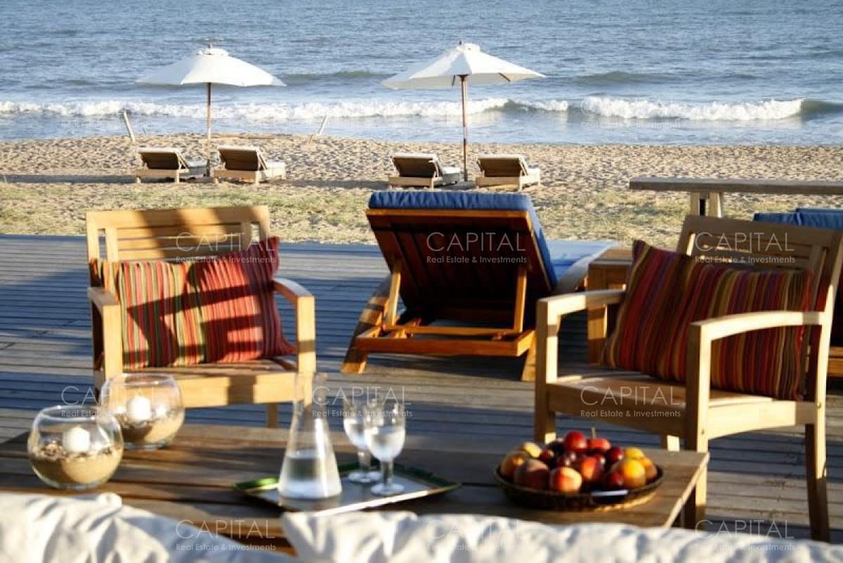Gran terreno en venta complejo frente al mar - Las Garzas
