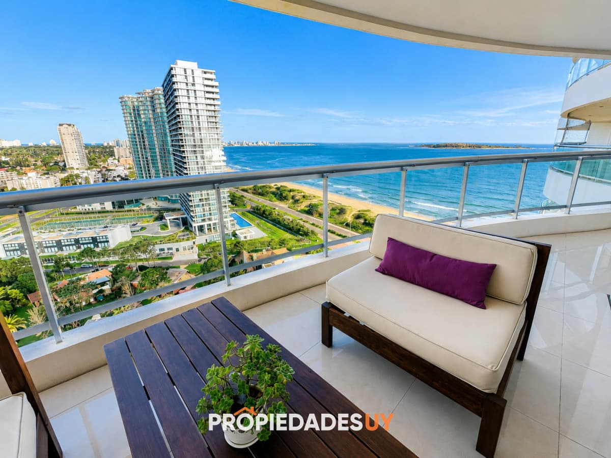 Torre Aquarela con vista al mar frente a la playa Apartamento en venta y en alquiler en Mansa Punta del Este, 2 dormitorios, 3 baños. - PROPIEDADESUY - Punta del Este