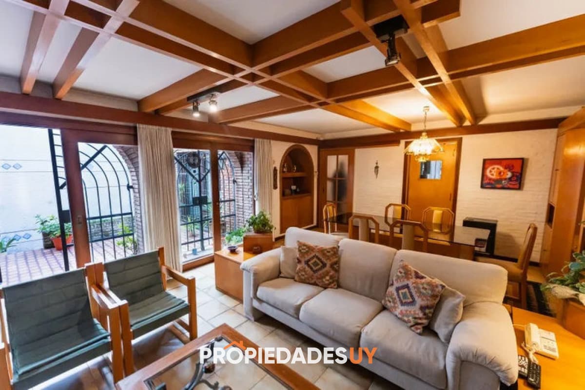 Casa en venta en Punta Carretas Casa en venta en Punta Carretas Montevideo, 5 dormitorios, 3 baños. - PROPIEDADESUY - Punta del Este