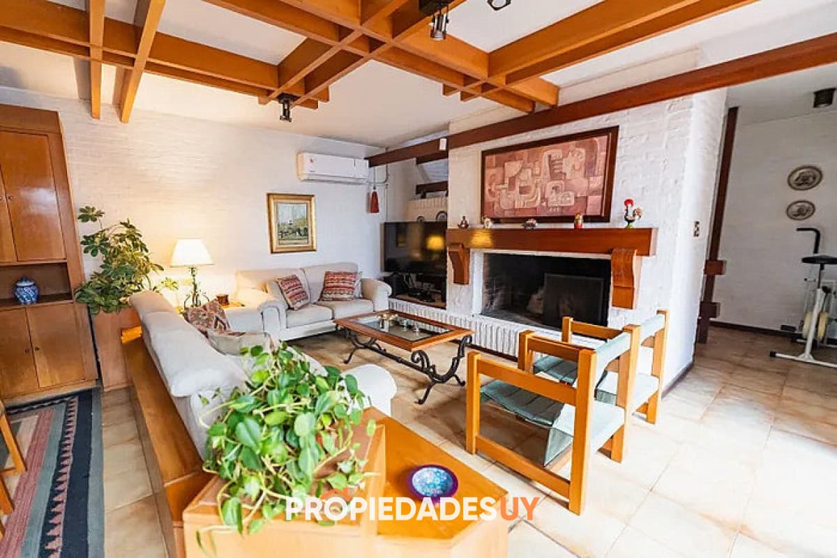 Casa en venta en Punta Carretas Casa en venta en Punta Carretas Montevideo, 5 dormitorios, 3 baños. - PROPIEDADESUY - Punta del Este