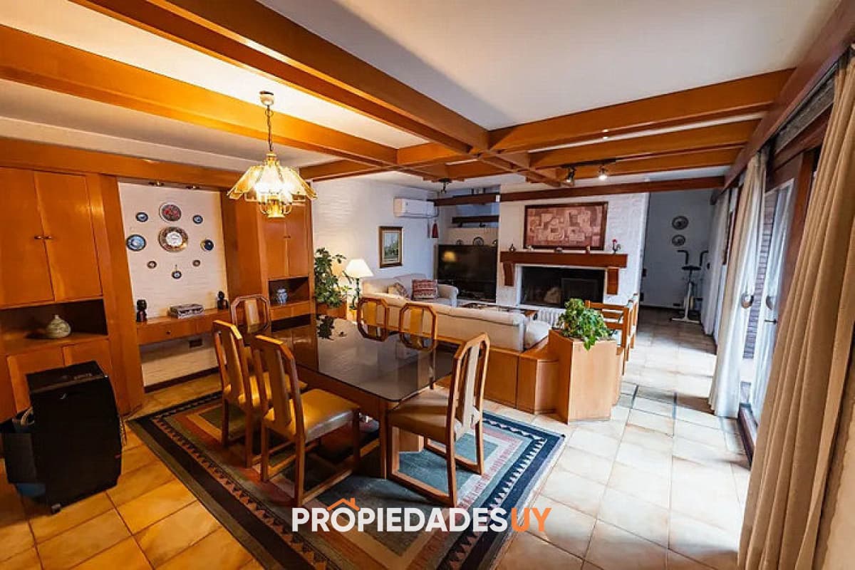 Casa en venta en Punta Carretas Casa en venta en Punta Carretas Montevideo, 5 dormitorios, 3 baños. - PROPIEDADESUY - Punta del Este