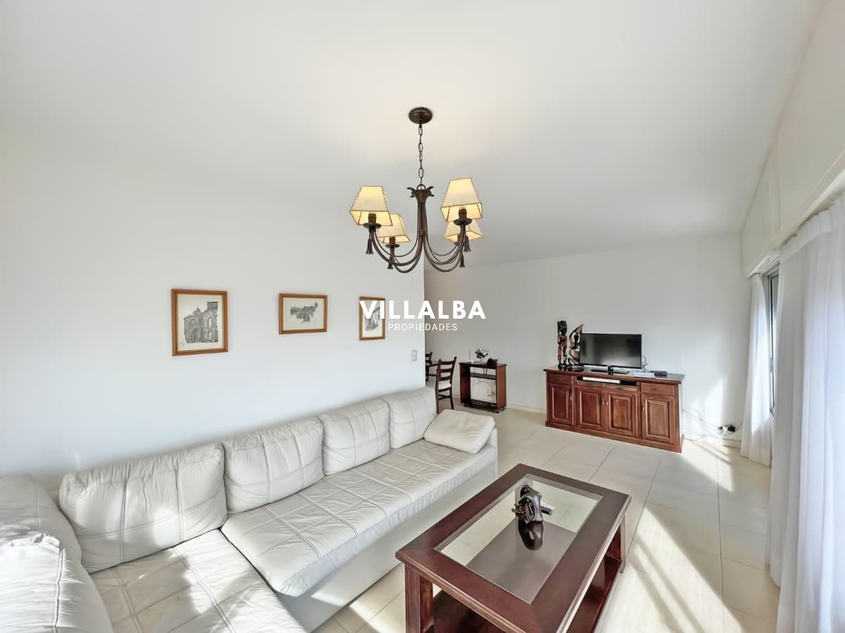 Apartamento en piso intermedio