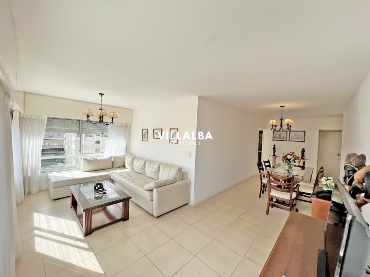 Apartamento en piso intermedio