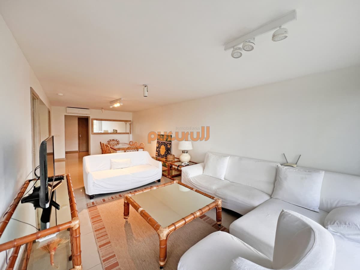 Apartamento en venta y alquiler anual 2 dormitorios Torre Onix