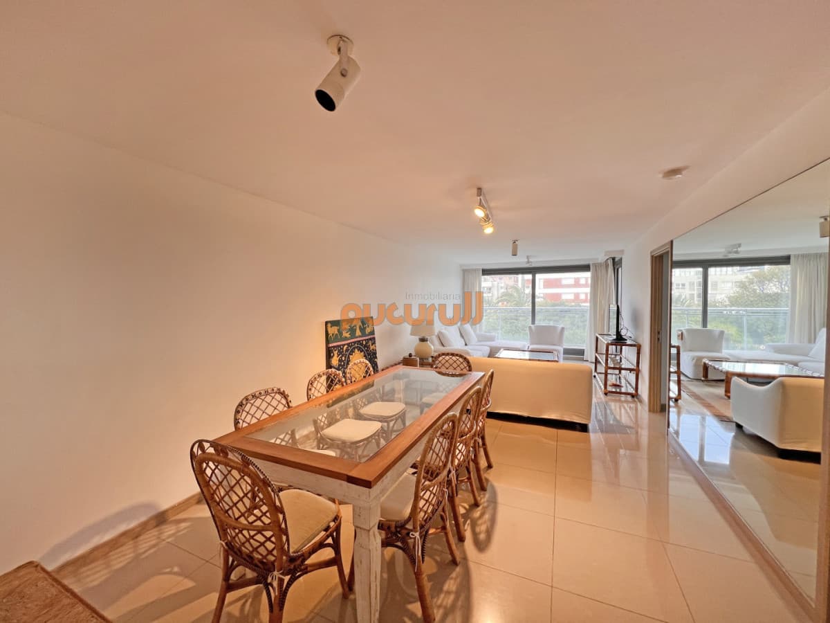 Apartamento en venta y alquiler anual 2 dormitorios Torre Onix