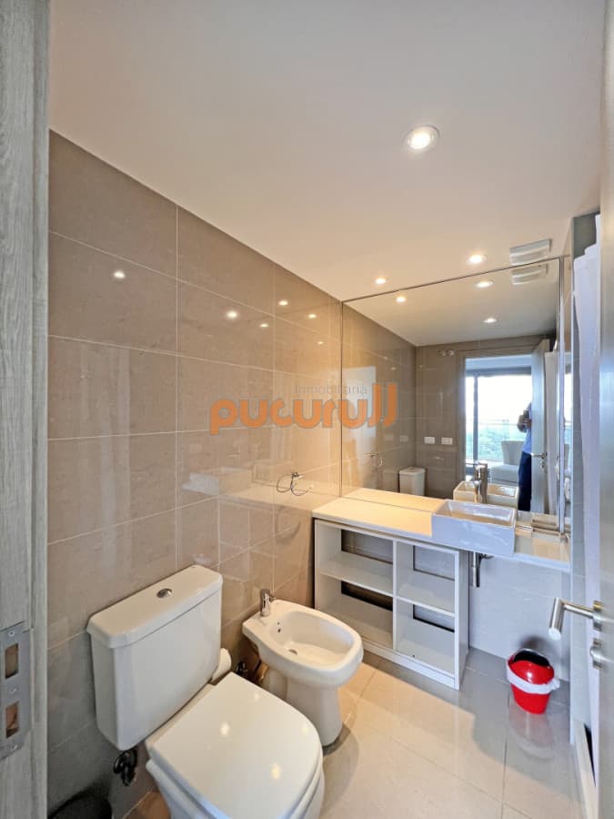 Apartamento en venta y alquiler anual 2 dormitorios Torre Onix