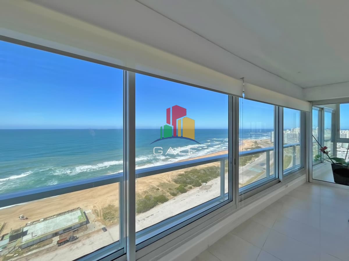 Gale Propiedades & Escribanía Apartamento ID.3200 - Piso alto en primeralinea del mar