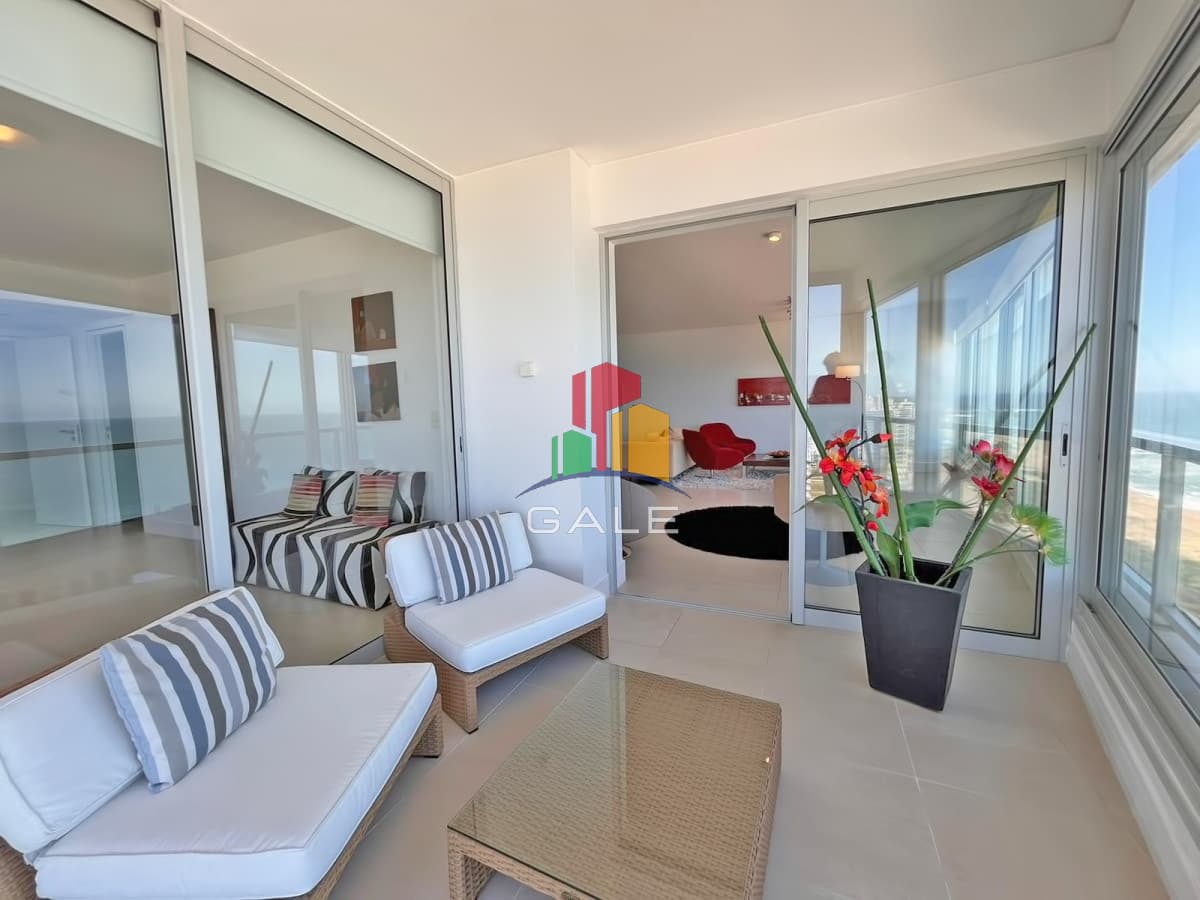 Gale Propiedades & Escribanía Apartamento ID.3200 - Piso alto en primeralinea del mar