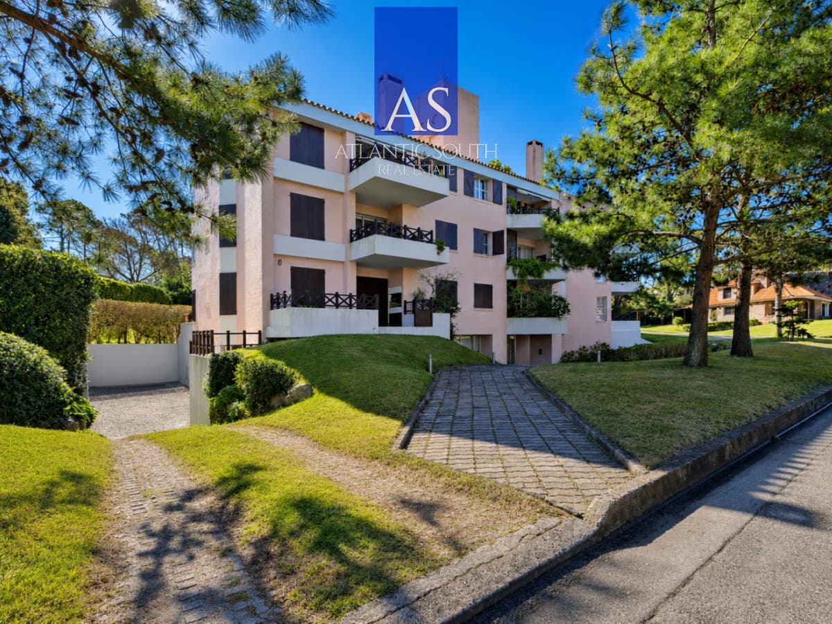 Apartamento 3 dormitorios con estufa y parrillero Playa Mansa