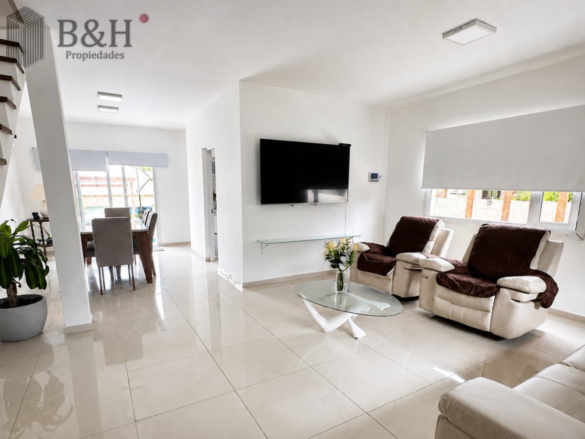 Casa 4 dormitorios alquiler anual Pinares