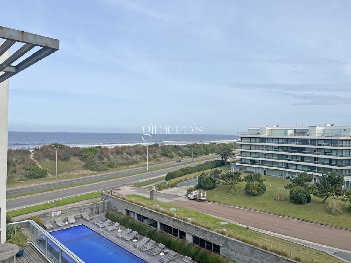 APARTAMENTO PENTHOUSE EN VENTA  2 DORMITORIOS PUNTA DEL ESTE PLAYA BRAVA