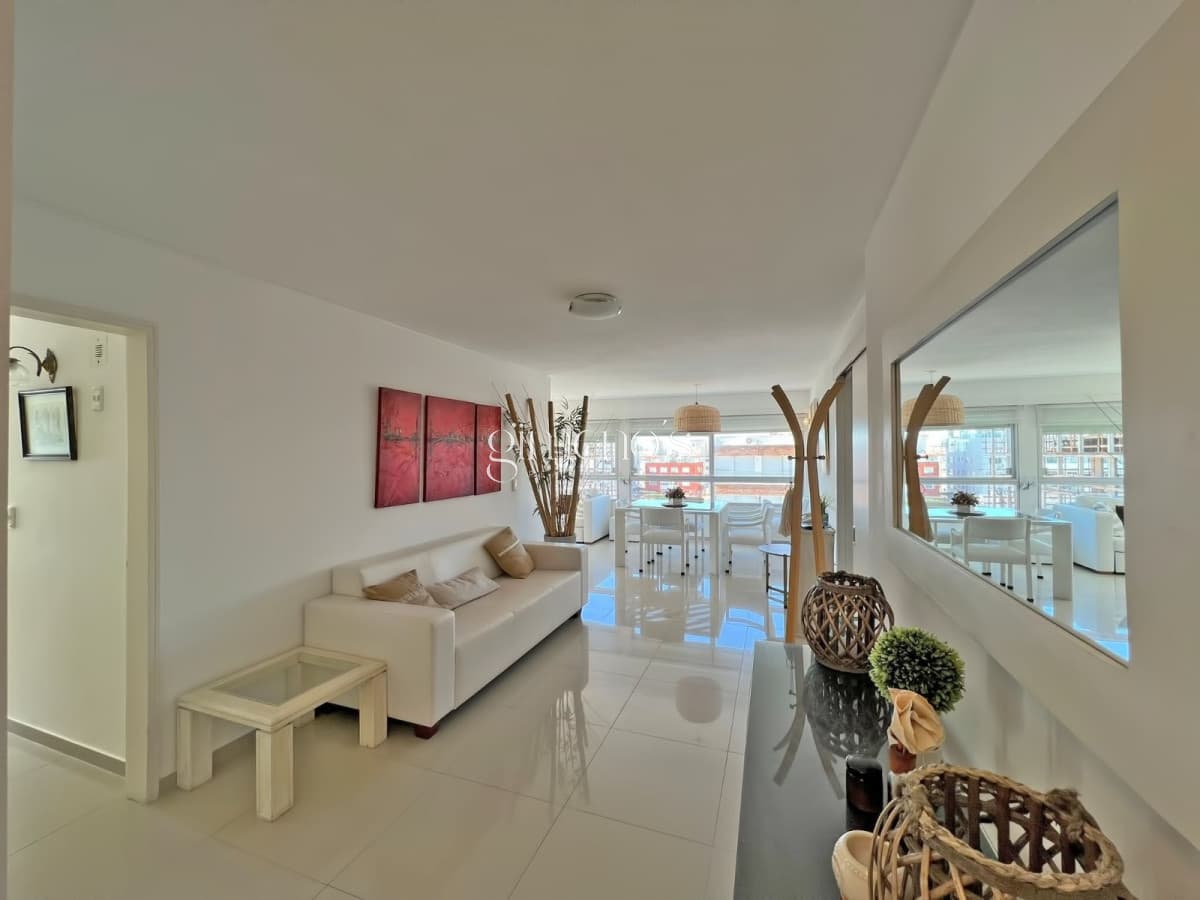 Venta Apartamento 2 Dormitorios en Peninsula - Punta del Este