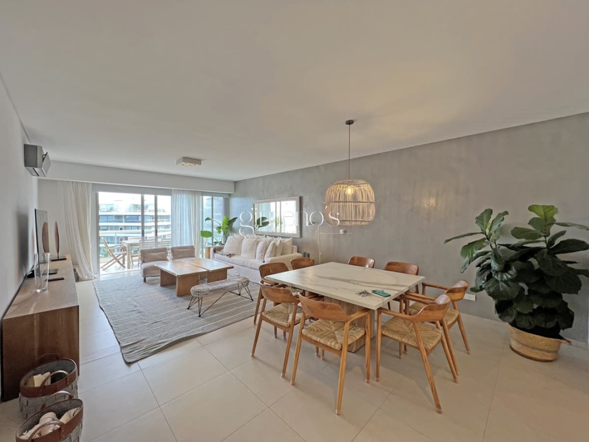 APARTAMENTO PENTHOUSE EN VENTA  2 DORMITORIOS PUNTA DEL ESTE PLAYA BRAVA